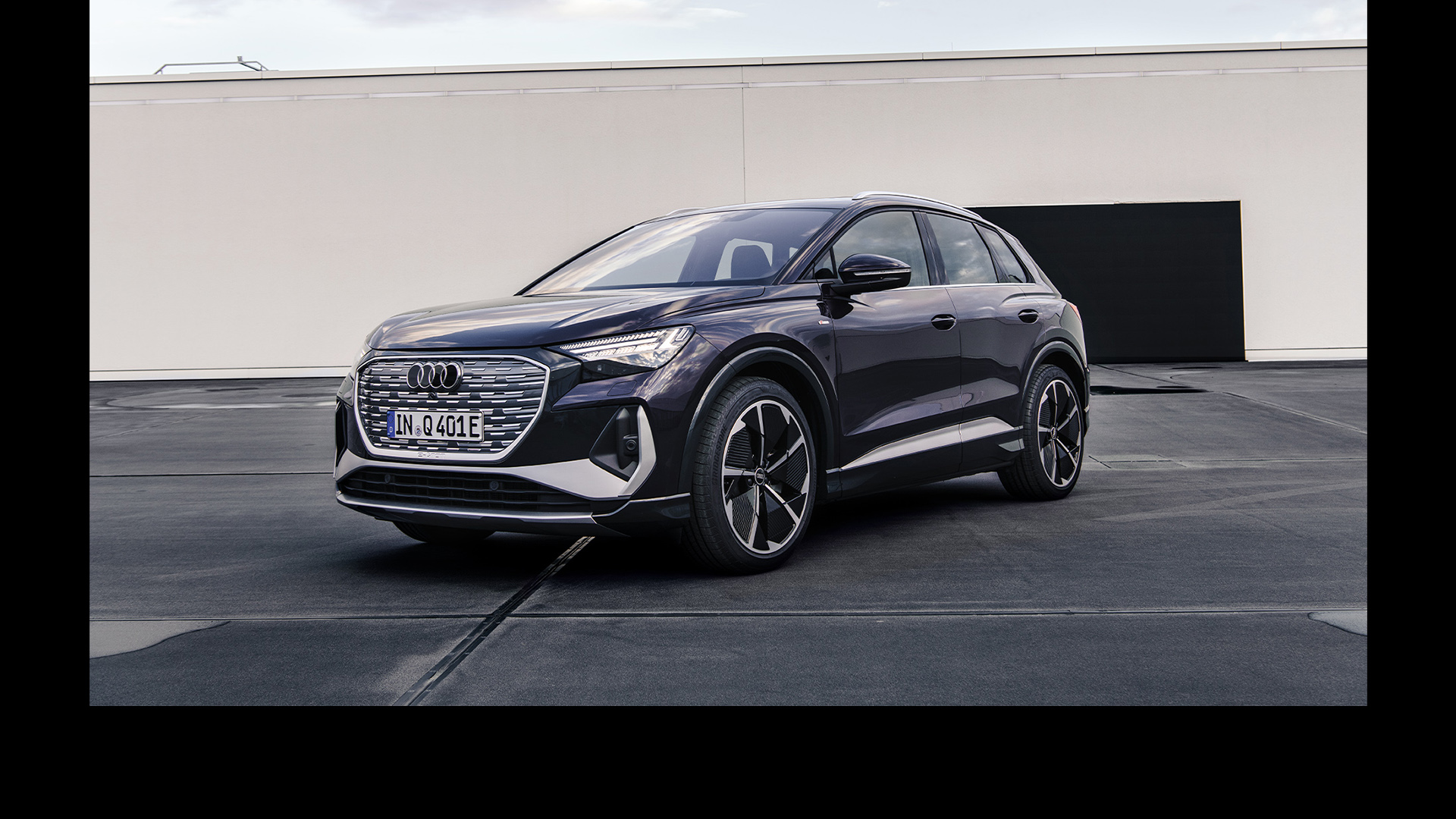 Frontal view of the Audi Q4 e-tron